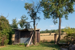 Zahradní slavnost s kytarou u ohně