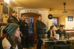 Koncert pro UA: Serhiy Yakimchuk, Ernest Voltr, Pepek a Námořník, Tom77 - Čajovna - vinotéka bez názvu, Lovosice (30. 3. 2023)