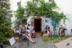 Koonda Holaa - Čajovna - vinotéka bez názvu, Lovosice (22. 6. 2023)