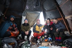 Kempujeme: Našli mě Ukrajinci v horách, našli jsme Turka v týpý. / vodopád Šepit, Volovets, Karpaty