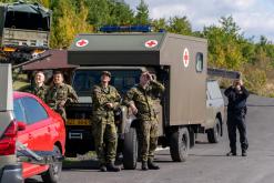 Cvičení seskoku AČR na jezeře Milada