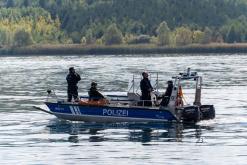 Cvičení seskoku AČR na jezeře Milada