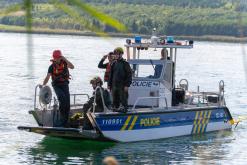 Cvičení seskoku AČR na jezeře Milada