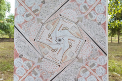 mandala Labyrint / pastelkami / formát čtverce 61 cm