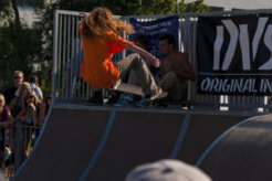 boneless na bangu s vytřeštěným výrazem / Skateboardové závody - Mělník