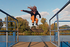 kickflip / parádní místo u Labe, přívoz - lesopark Osmička