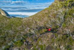 pěšky z nejvyššího vrcholu Madeiry (Pico Ruivo) na západ ostrova do Porto Moniz
