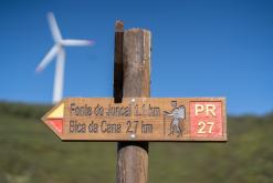 pěšky z nejvyššího vrcholu Madeiry (Pico Ruivo) na západ ostrova do Porto Moniz