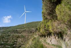 pěšky z nejvyššího vrcholu Madeiry (Pico Ruivo) na západ ostrova do Porto Moniz