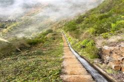 pěšky z nejvyššího vrcholu Madeiry (Pico Ruivo) na západ ostrova do Porto Moniz