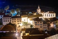 pěšky z nejvyššího vrcholu Madeiry (Pico Ruivo) na západ ostrova do Porto Moniz