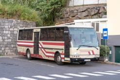 pěšky z nejvyššího vrcholu Madeiry (Pico Ruivo) na západ ostrova do Porto Moniz