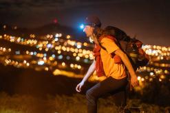 pěšky z nejvyššího vrcholu Madeiry (Pico Ruivo) na západ ostrova do Porto Moniz