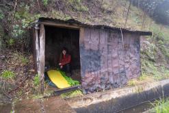 pěšky z nejvyššího vrcholu Madeiry (Pico Ruivo) na západ ostrova do Porto Moniz