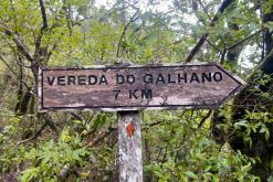 pěšky z nejvyššího vrcholu Madeiry (Pico Ruivo) na západ ostrova do Porto Moniz
