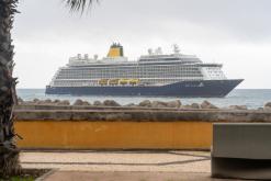 pěšky z nejvyššího vrcholu Madeiry (Pico Ruivo) na západ ostrova do Porto Moniz