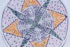 pastelková mandala s obrysy propiskou malého formátu