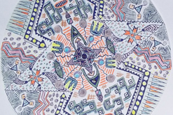 pastelková mandala s obrysy propiskou malého formátu