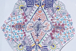 pastelková mandala s obrysy propiskou malého formátu