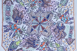 pastelková mandala s obrysy propiskou malého formátu